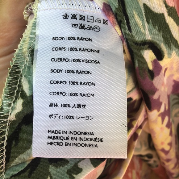 Faithful the Brand Anna belted romper in beautiful pastel pink/yellow florals, M - Picture 15 of 16